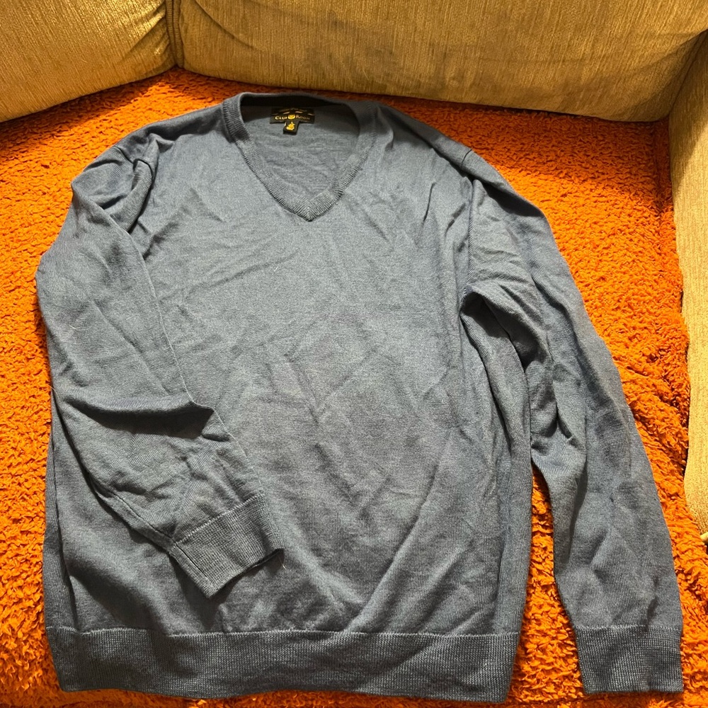 Club Room V-Neck sweater. Blue. Large.